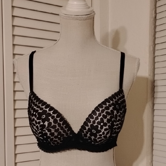 Frederick's of Hollywood Other - Frederick's of Hollywood Black and White Lace Bra